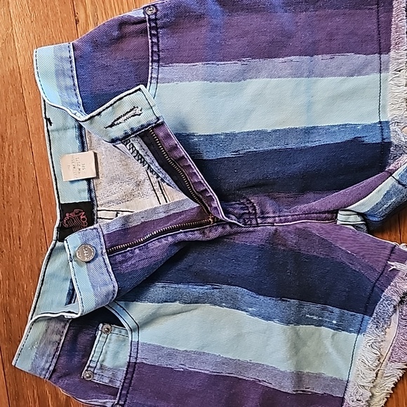 Vintage Sasson Striped Jean Shorts Women's Jr Size 24" Waist X 4" Inseam Length - Picture 3 of 13